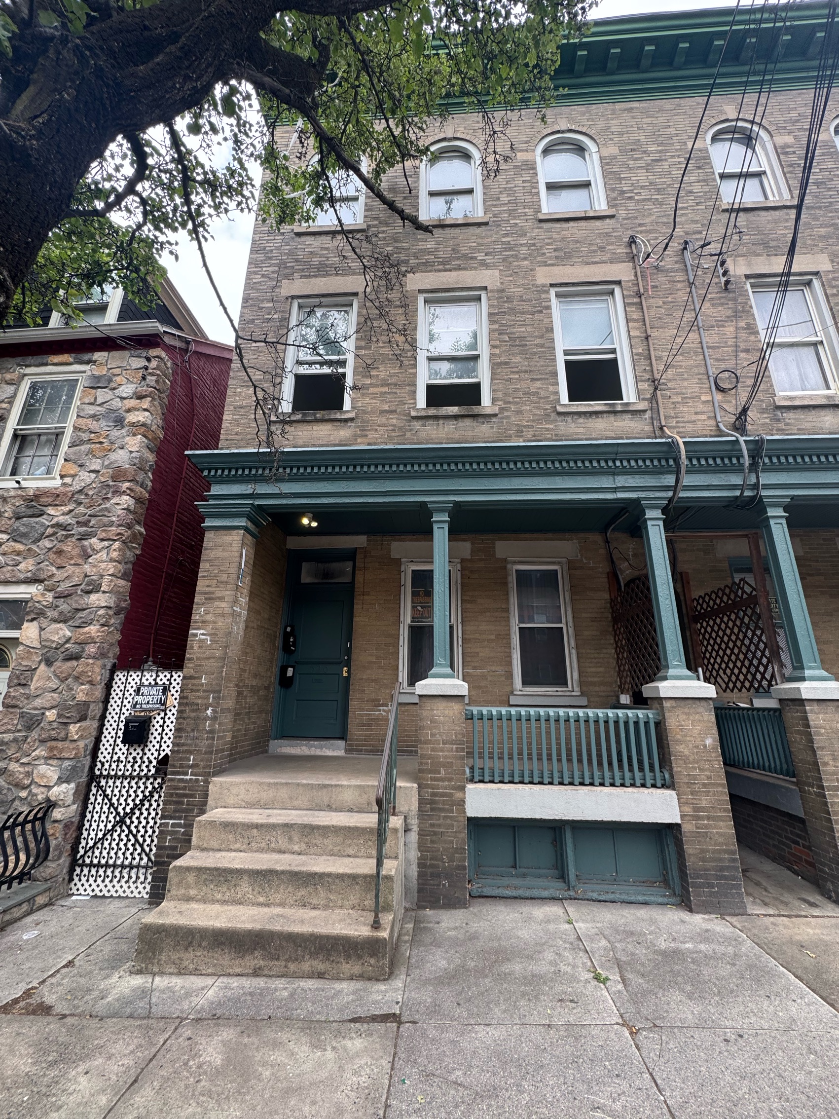 320 S Queen St - 2